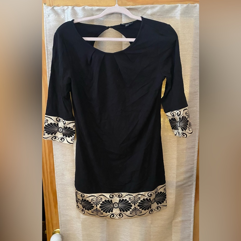 Bebe dress that cbs be worn as long shirt as well